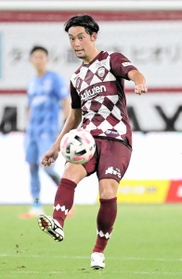 柏戦で負傷したイニエスタに代わって途中出場した神戸の安井＝１９日、ノエビアスタジアム神戸