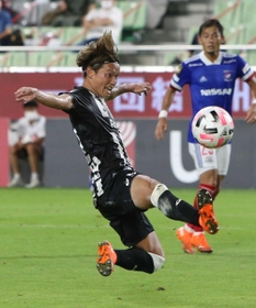 神戸－横浜Ｍ　後半４５分、この日２点目のゴールを決める神戸・藤本（撮影・辰巳直之）