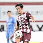 柏戦で負傷したイニエスタに代わって途中出場した神戸の安井＝１９日、ノエビアスタジアム神戸