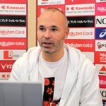 オンラインで監督交代について語る神戸のイニエスタ＝神戸市西区のいぶきの森球技場（(c)ＶＩＳＳＥＬ　ＫＯＢＥ）