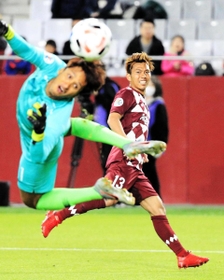 昨年２月のアジア・チャンピオンズリーグ初戦でハットトリックを達成した神戸の小川。後になって相手のジョホール・ダルル・タクジムが棄権したため、無効試合となったが、鮮烈な印象を残した＝ノエビアスタジアム神戸（撮影・鈴木雅之）