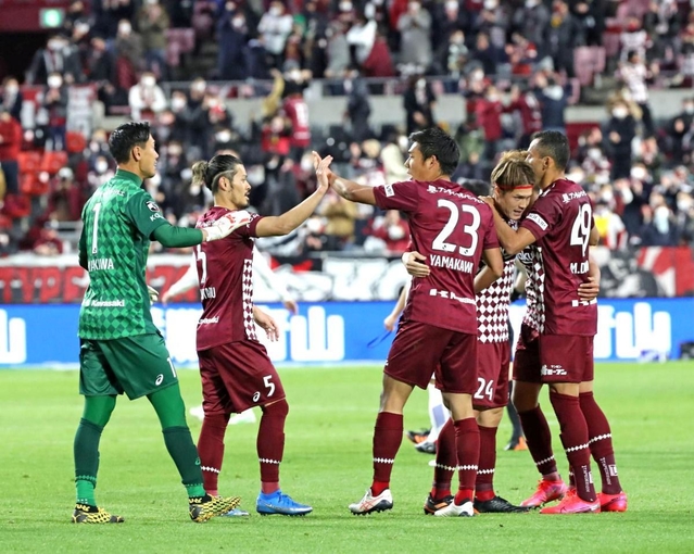 神戸-Ｇ大阪　開幕戦で「阪神ダービー」を制し、神戸の選手たち＝ノエビアスタジアム神戸（撮影・辰巳直之）