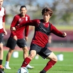 「攻撃で違いを生み出せる選手になりたい」と加入１年目の活躍誓う神戸の井上潮音＝沖縄市のタピック県総ひやごんスタジアムⓒＶＩＳＳＥＬ　ＫＯＢＥ