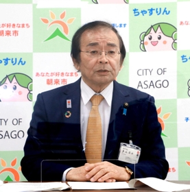 今期限りでの退任を表明した多次勝昭朝来市長＝同市役所