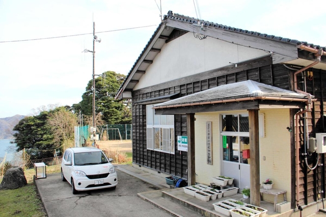 通学環境が不便なへき地に県内で唯一存続する余部小学校御崎分校。在籍児童の不在を受け、来年度の休校が決まった＝香美町香住区余部