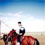 友好使節団のメンバーとして初めてモンゴルを訪れた水谷東洋さん＝１９９５年（本人提供）