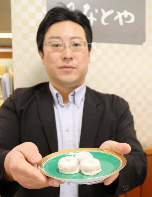 志賀直哉ゆかりの菓子店で創業当時から作られる和菓子「湯のしずく」＝豊岡市城崎町湯島