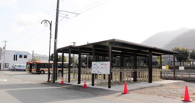 ＪＲ八鹿駅前に整備された駐輪場＝養父市八鹿町八鹿