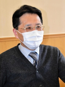 新型コロナウイルス対応について話す公立豊岡病院組合管理者の松原昭雄さん＝豊岡病院