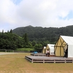 鉢伏山の麓にオープンするグランピング＆キャンプ場＝養父市丹戸