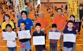 表彰された児童ら＝城崎小