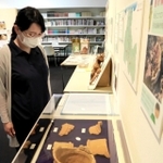 豊岡市で初めて、円周が残った形で見つかった円筒埴輪＝豊岡市立歴史博物館