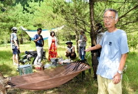 キャンプ場を整備した川見健治さん＝豊岡市出石町奥山