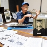 戦艦大和の乗組員だった竹田明さんの遺品などを集めた「おじの大和ミュージアム」。おいの竹田茂樹さんが運営してきた＝養父市