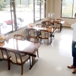 リニューアルされたマロニエの店内＝朝来市生野町小野