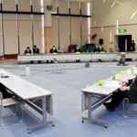 但馬空港の今後について話し合われた懇話会＝但馬空港ターミナルビル