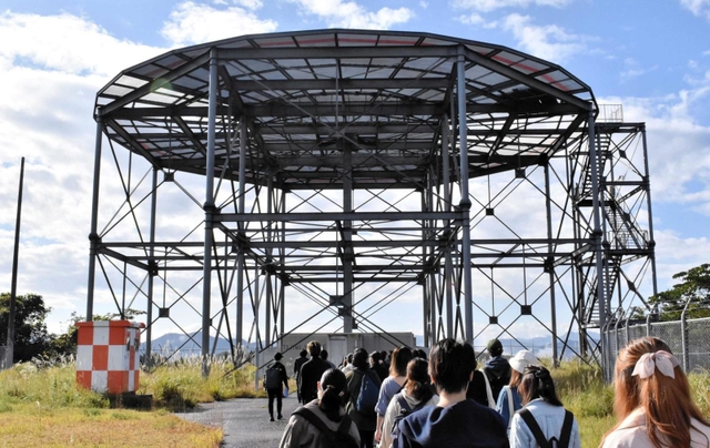 無線施設ボル・デメ＝但馬空港
