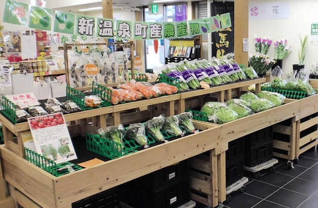 農産物の直売スペース＝新温泉町栃谷