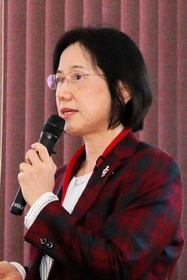 講演する森康子・神戸大大学院医学研究科付属感染症センター臨床ウイルス学分野教授
