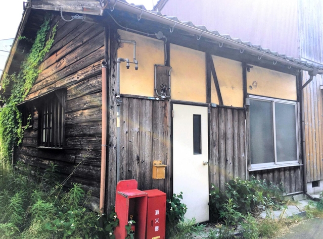 改修前の空き家（井原さん提供）