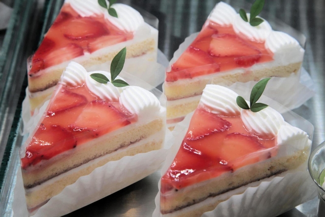 夏イチゴを使ったケーキ