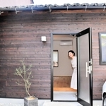 井原麗奈さんが地域交流拠点に活用するために改修した離れ＝豊岡市山王町