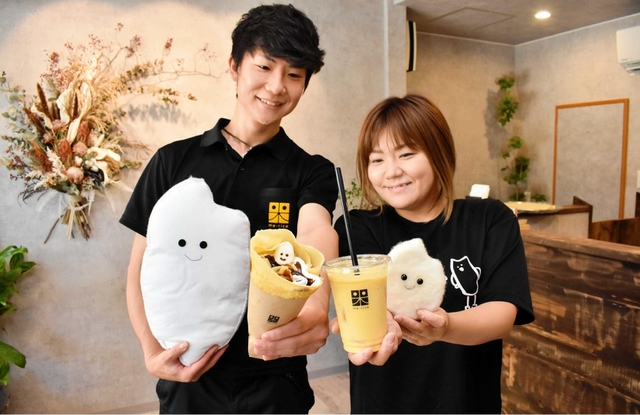 ミライスの奥山仁美オーナー（右）と家下正義店長＝豊岡市中央町