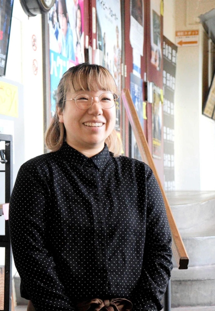 後継の田中亜衣子代表＝豊岡劇場
