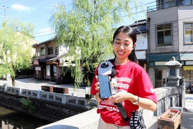 位置と体の向きを判定して、その場に適したガイド音声が楽しめる＝豊岡市城崎町湯島