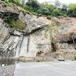 「青龍洞」にもステージが設けられた＝玄武洞公園