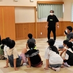 本番に向けて稽古に励む子どもたち＝豊岡市但東町中山