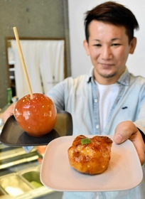 神鍋高原のリンゴなどを使用したアップルパイとりんごあめ＝豊岡市中央町