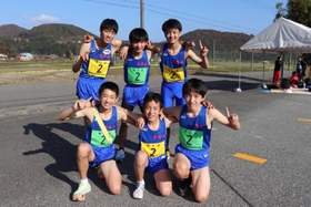 男子優勝した豊岡北のメンバー＝豊岡市日高町山田
