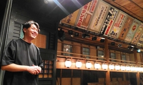 出石永楽館の赤浦毅館長（河合美智子さん撮影）