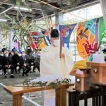 ズワイガニ漁の解禁を前に、豊漁と安全を願った＝香住・柴山港