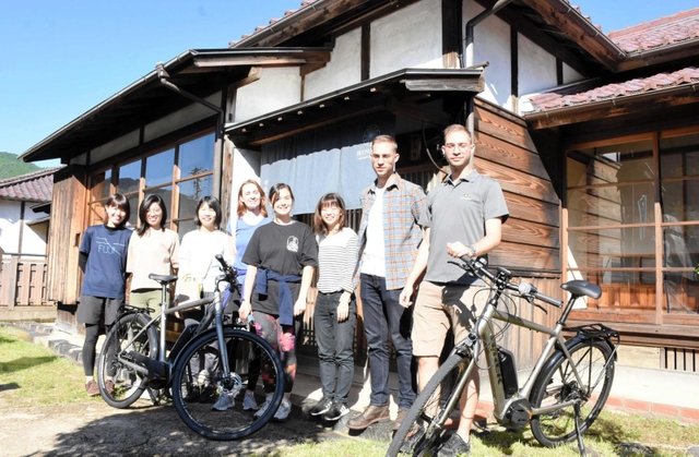 旧生野鉱山職員宿舎を活用した「生野ステイ」。共同プロジェクトにも参加する＝朝来市生野町口銀谷