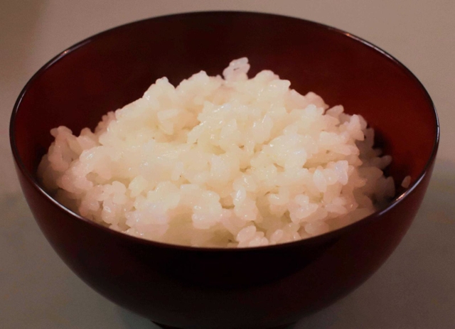大粒で粘りが強く、かむほど甘みが広がる