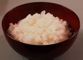 大粒で粘りが強く、かむほど甘みが広がる