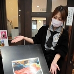 この日は雨の予報で２８００円だった＝道の駅村岡ファームガーデン
