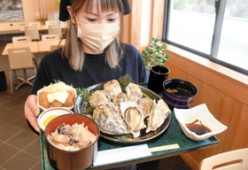 室津産を使ったさまざまな料理が提供されている「かきフェア」＝山城の郷