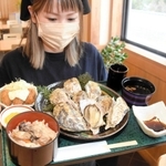 室津産を使ったさまざまな料理が提供されている「かきフェア」＝山城の郷