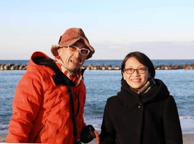 森英嗣さんと歩さん＝豊岡市竹野町竹野