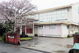 モーベルファームに引き継がれたオリックス農業の「養父レタス工場」＝養父市大屋町門野