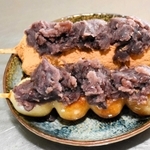 手作りのあんこを載せた商品も＝朝来市山東町矢名瀬町