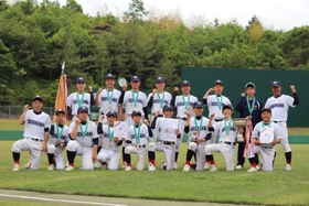 近畿予選会への出場を決めた合同チームのメンバー（浜坂中学校提供）