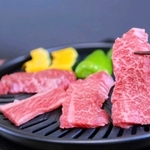 ２人が撮影した但馬牛の焼き肉（香美町ふるさと納税推進室提供）