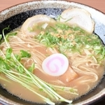 ラーメン冨貴の牛骨ラーメン＝朝来市和田山町枚田