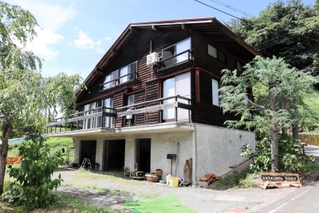 築４０年弱の空き家を改修したカフェ＆バーとゲストハウス＝香美町村岡区耀山