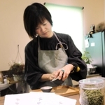 日本茶カフェ「碧」を開業した多田ゆかりさん＝豊岡市寿町