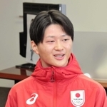 スノーボードハーフパイプの日本代表で出場する嶋﨑玖さん＝豊岡市役所